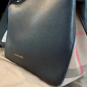 AUTHENTIC BURBERRY HELMSLEY SOFT-GRAIN CROSSBODY PURSE (BLACK)